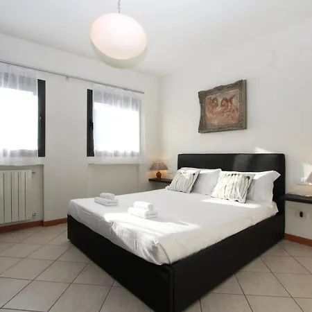Prestige Piazza Manzu - Wifi E Parking Apartmán