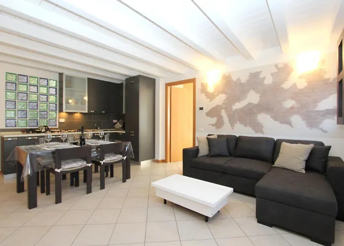 Prestige Piazza Manzu - Wifi E Parking Apartmán Clusone