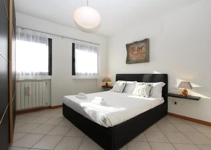 Prestige Piazza Manzu - Wifi E Parking Apartmán